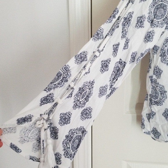 Blue and white blouse - Picture 2 of 6